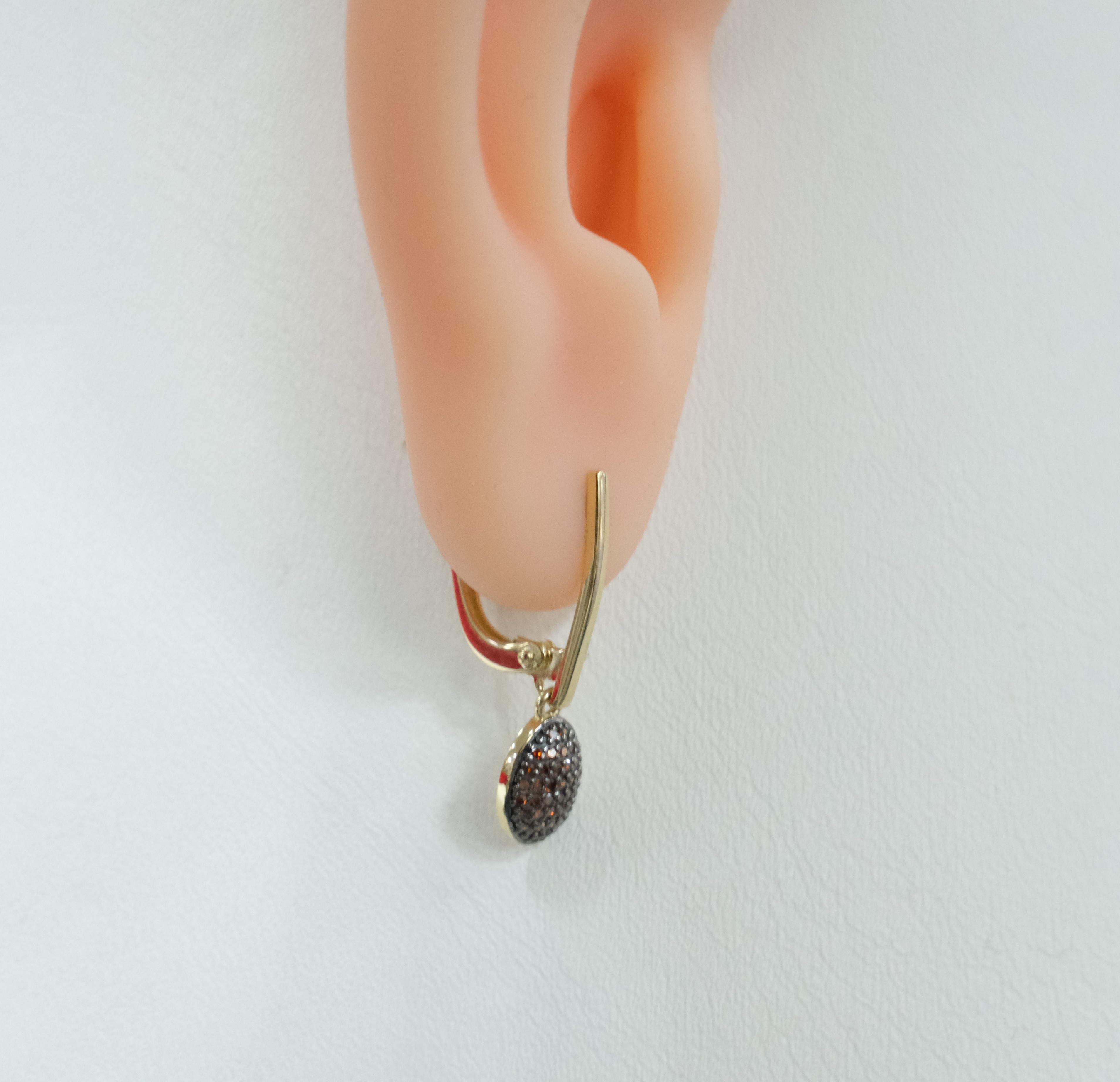 Серьги из желтого золота с оранжевыми бриллиантами